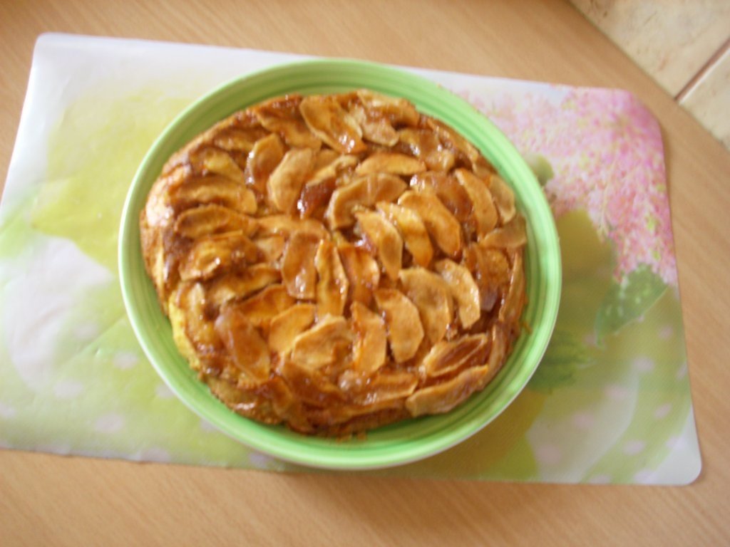 Tarta cu mere si caramel