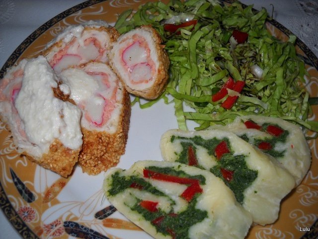 Specialitate cu pui,somon si cascaval