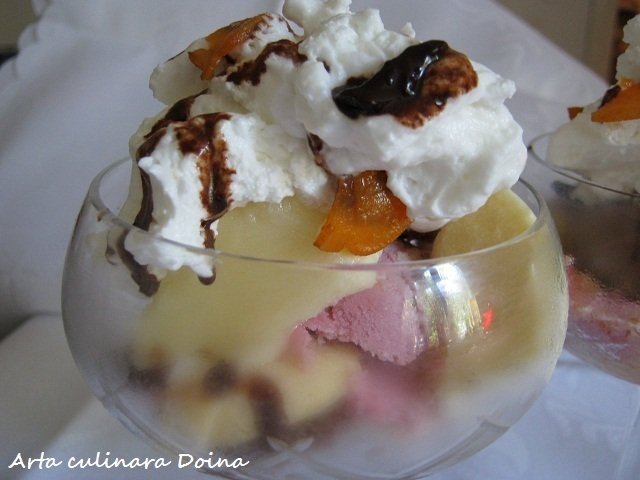 Inghetata asortata – vanilie, ciocolata, fructe