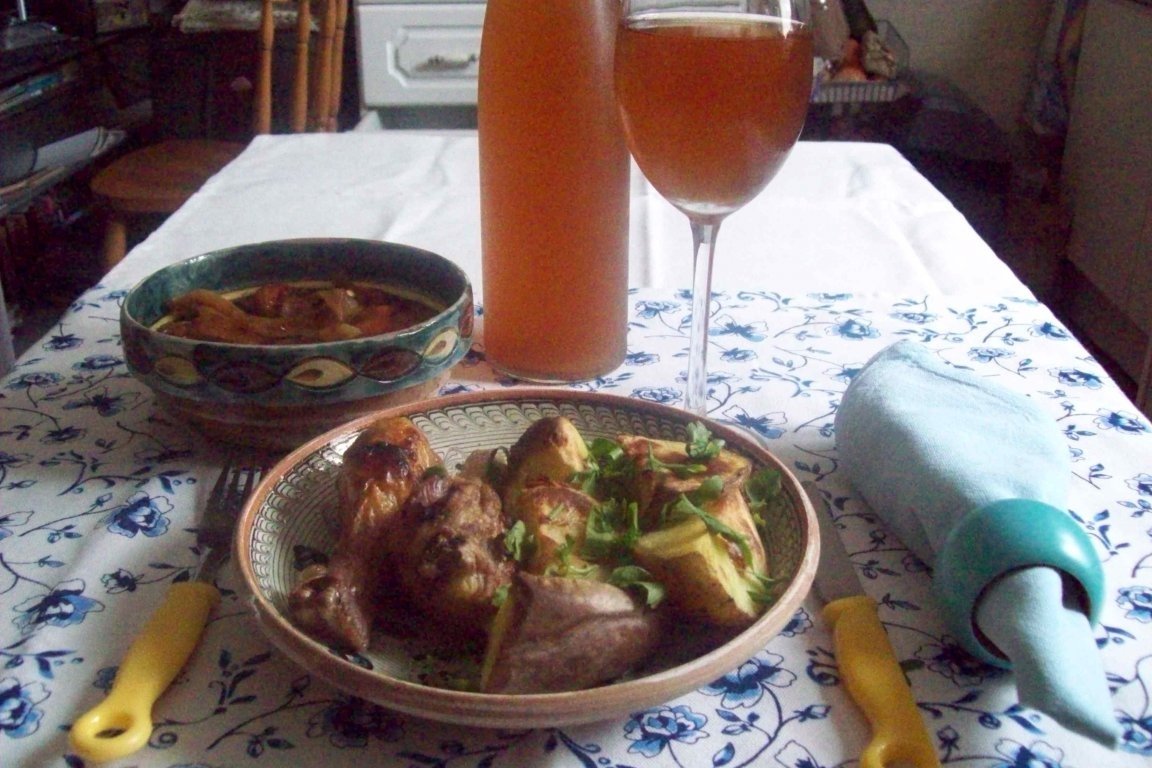 Pulpe de pui cu cartofi la gratar