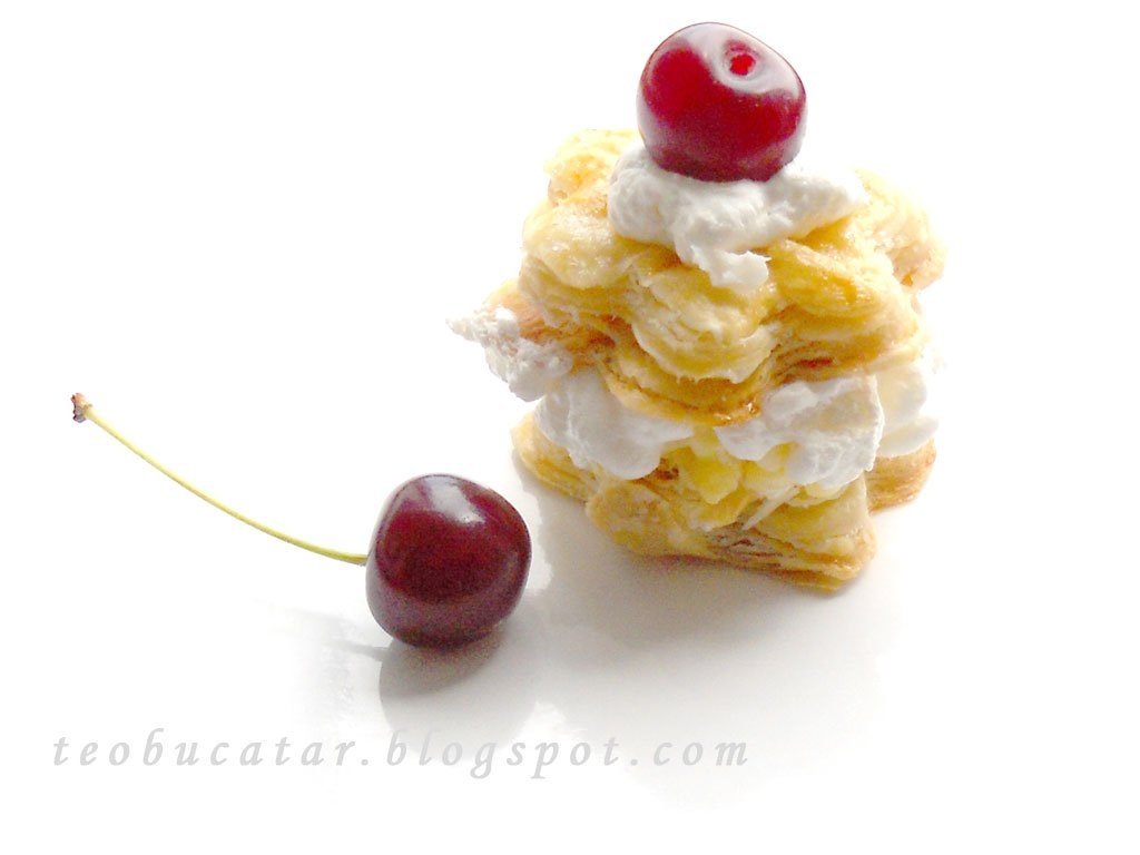 Mille Feuille cu crema de lamaie