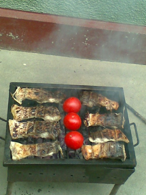 Crap la gratar cu mujdei de usturoi