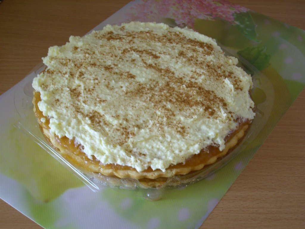 Tort cu jeleu de mere si crema de vanilie