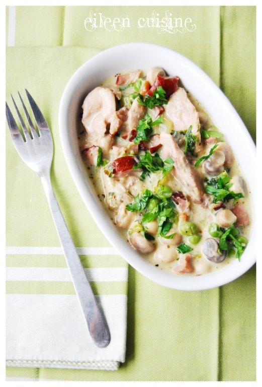 Pui frantuzesc cu bacon si legume