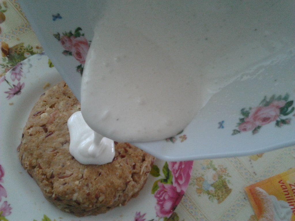 Glazura alba pentru prajituri