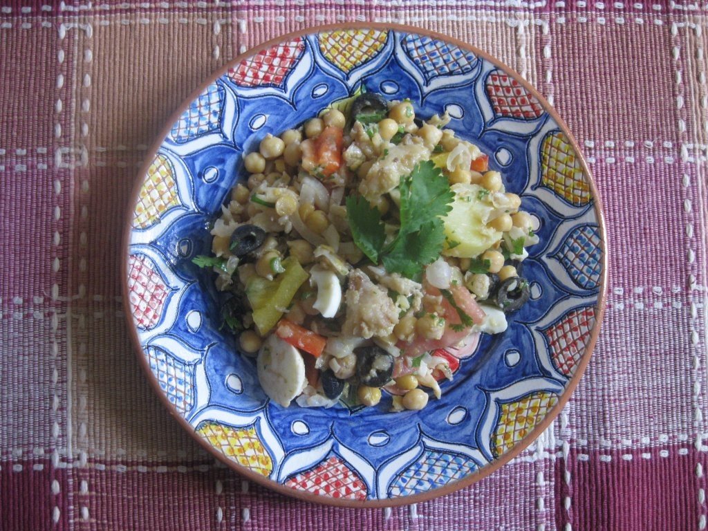 Salada de bacalhau  com grao(Salata de cod cu naut)