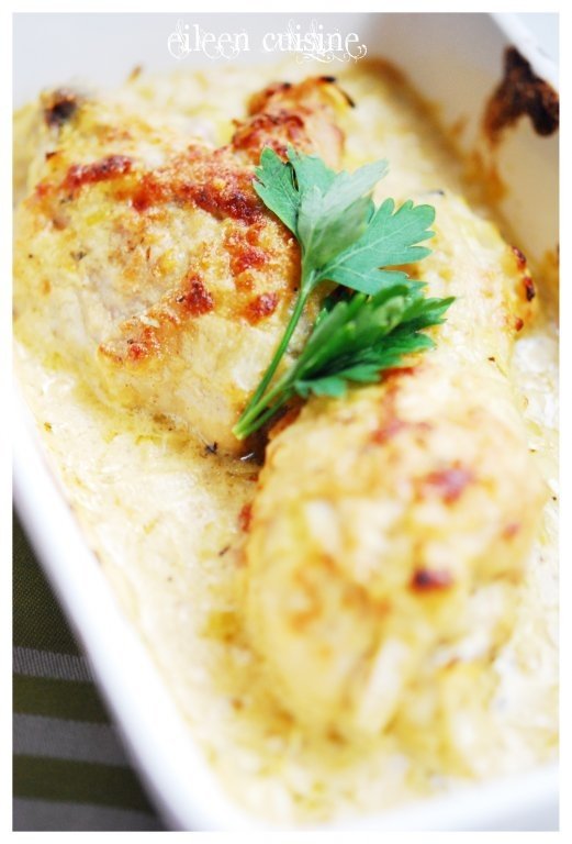 Pulpe de pui cu praz si sos de smantana