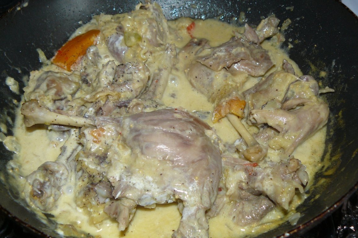 Pui sau altă pasăre cu muştar