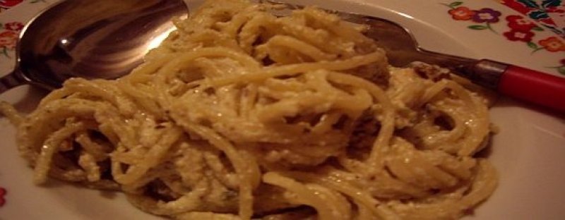 Spaghete cu sos de ricotta si fistic