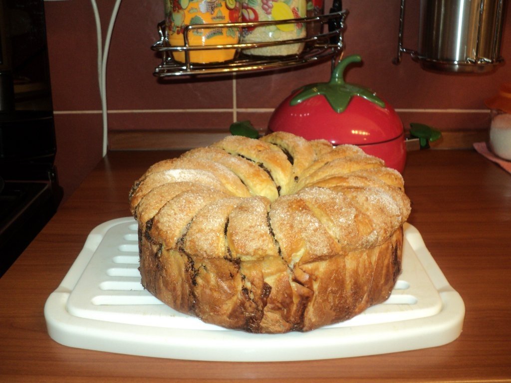 Coronită cu ciocolată din aluat dospit