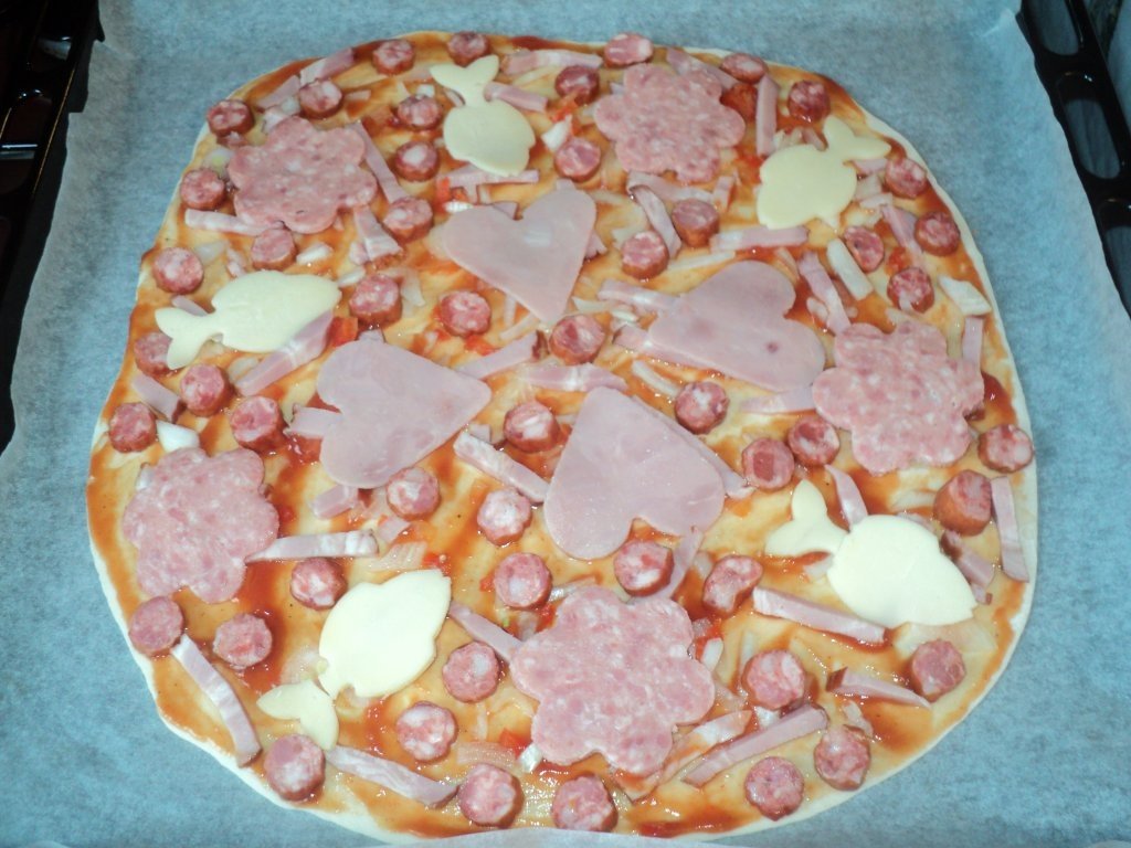 Pizza  picanta si gustoasa