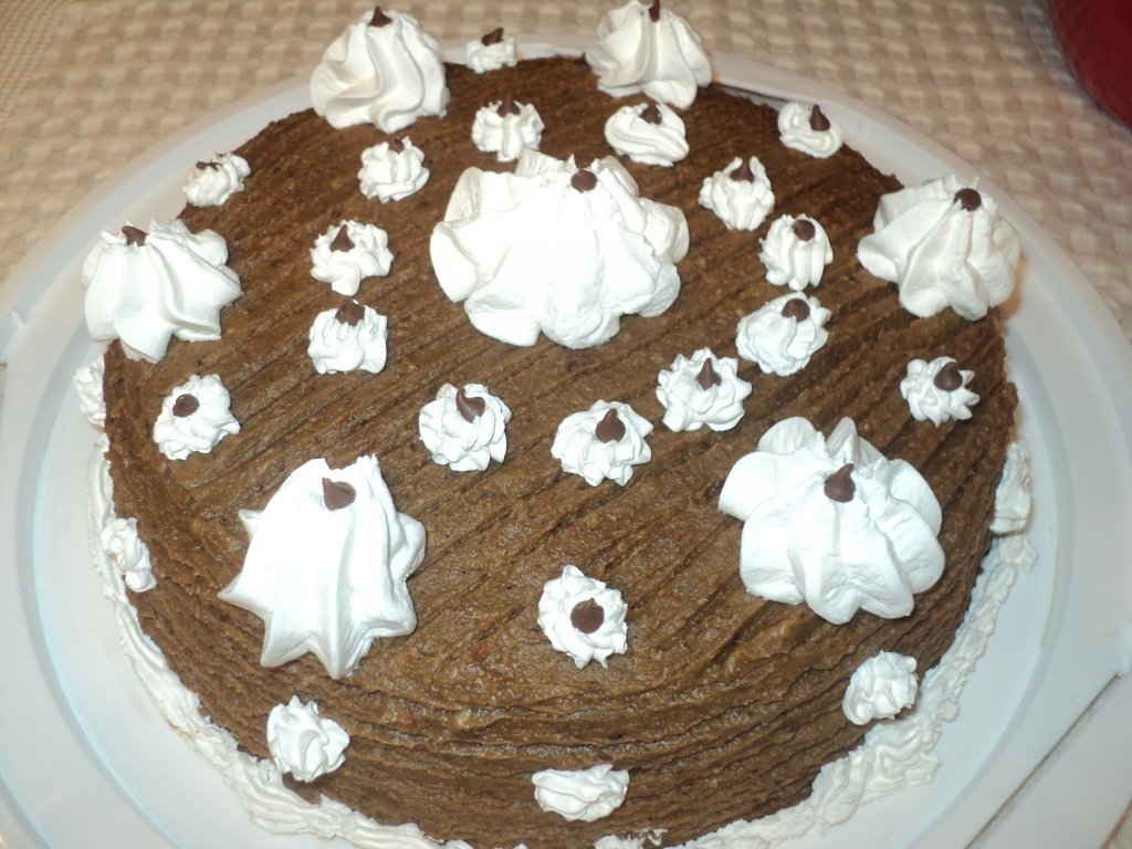 Tort cu crema de nuca si ness