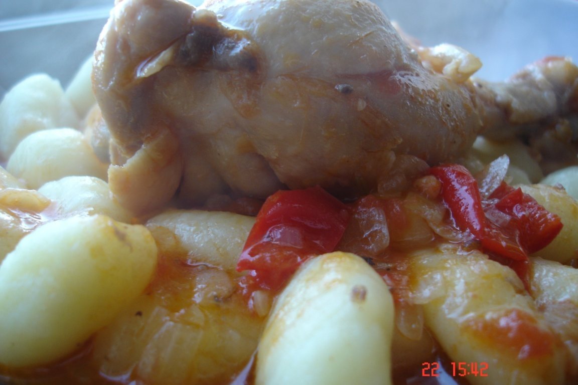 Papricas de pui cu gnocchi
