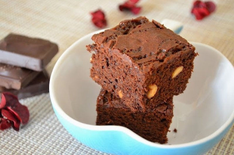 Peanut Caramel Brownies Retete culinare Gustos.ro