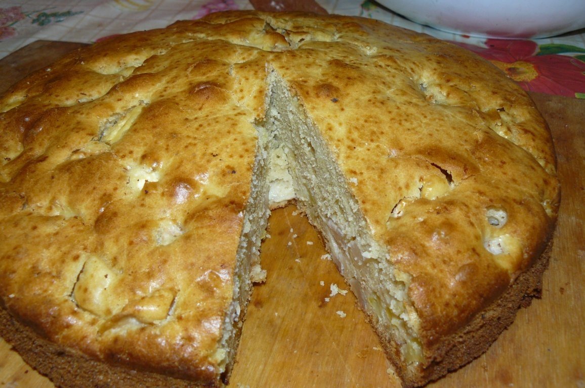 2 prăjituri rapide cu mere sau alte fructe