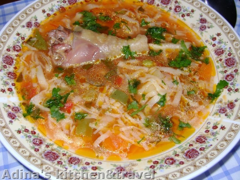 Ciorba de cocos cu taietei de casa