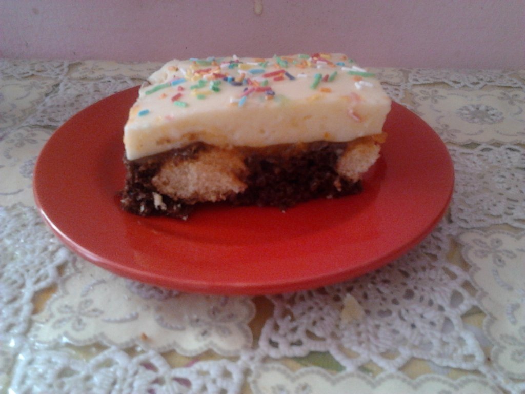 Prajitura cu piersici si piscoturi