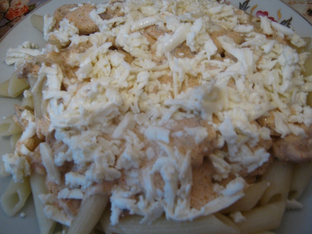 Penne cu sos de smantana si ciuperci