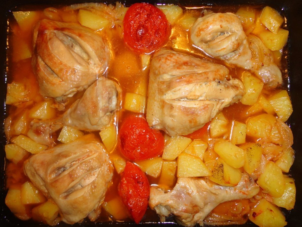 Pui cu cartofi, la cuptor