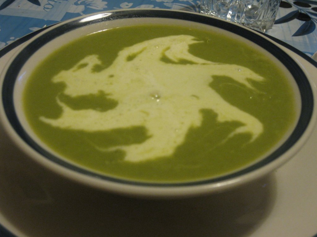 Sopa creme de ervilha (Supa crema de mazare)