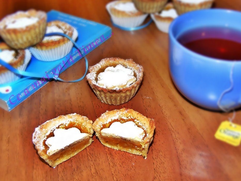 Minitarte cu mar si portocala