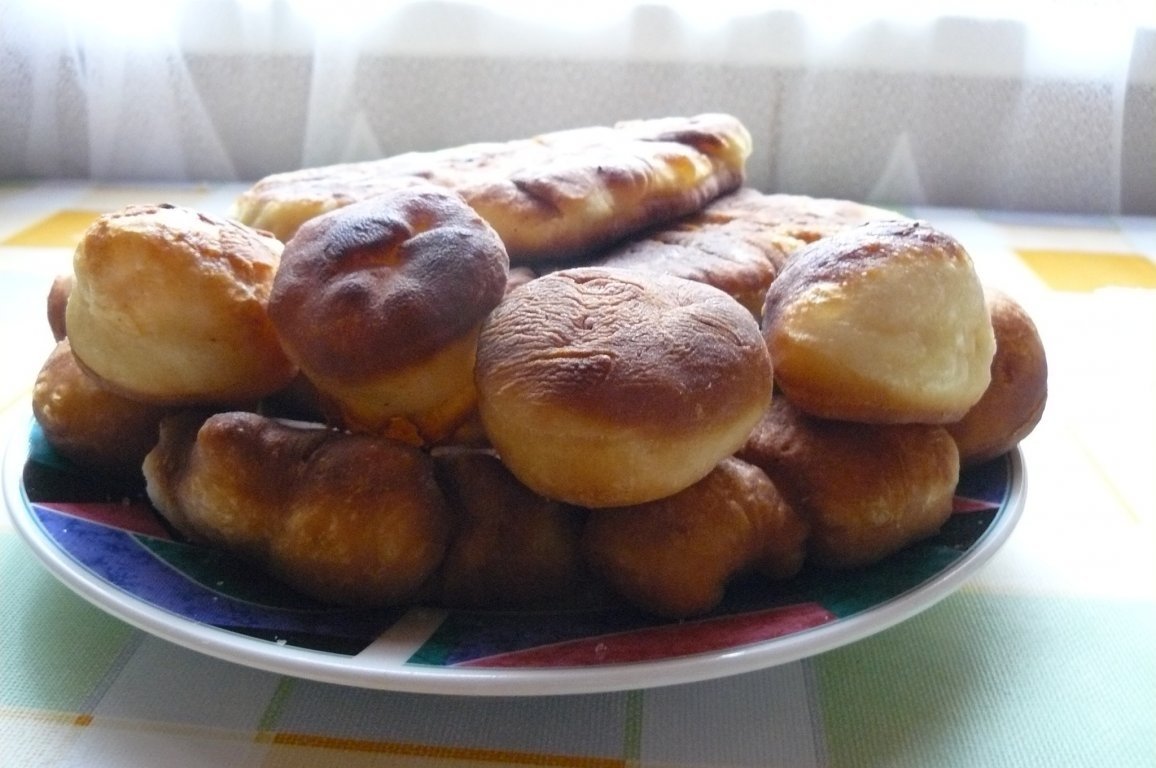 Plăcinte rapide cu urdă şi mărar