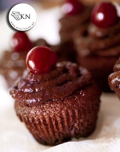 Briose cu cacao si crema de prune uscate