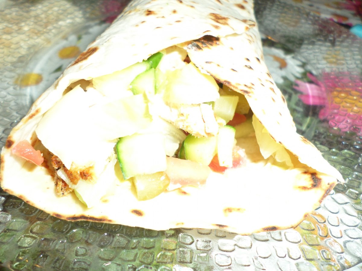 Lipie umpluta cu carne macinata