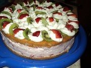 Tartă cu căpşuni si kiwi
