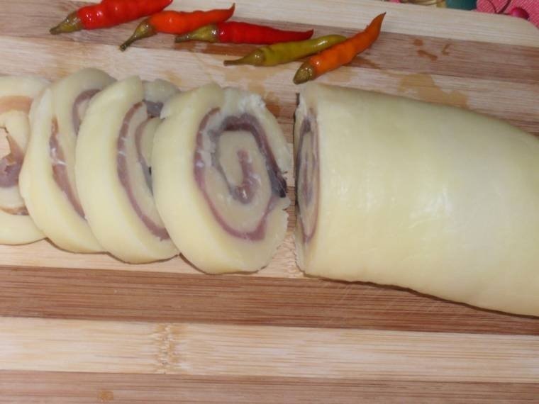 Rulada de cascaval cu somon afumat