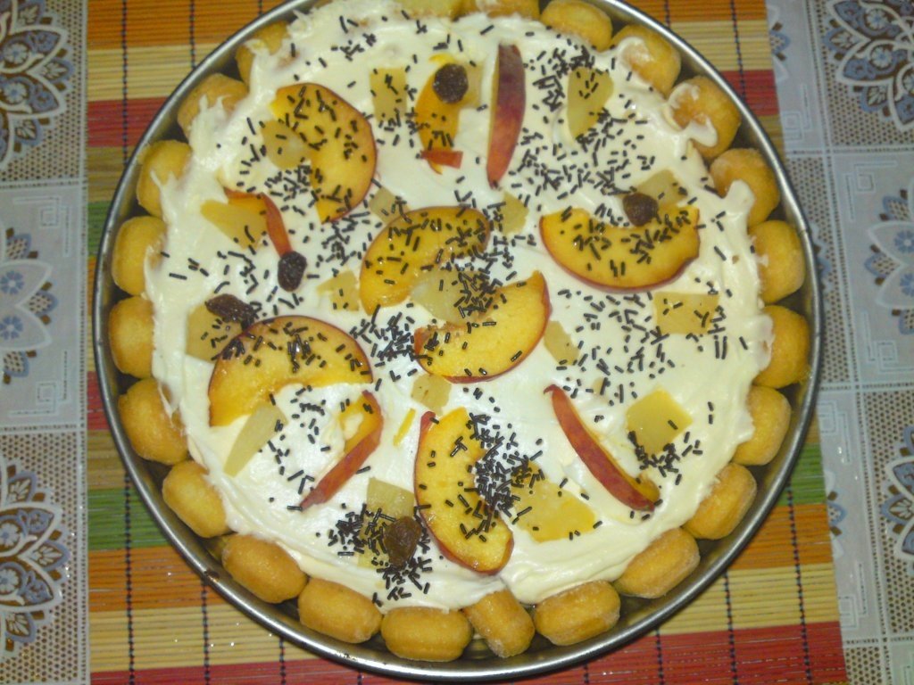 Tort diplomat cu fructe