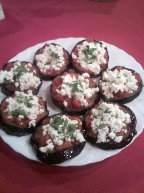 Vinete cu sos tomat si feta