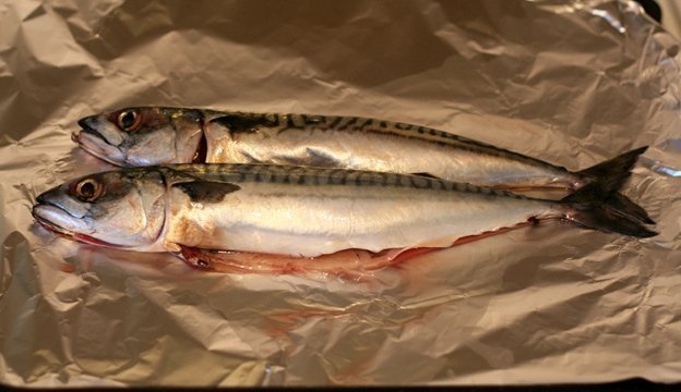 Macrou in folie la cuptor