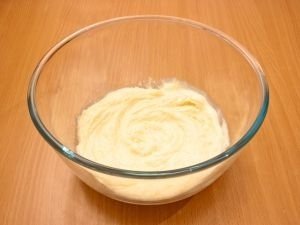 Briose cu crema de unt vanilat