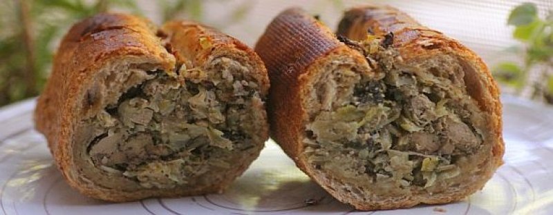 Sandwich cald cu ficat de pui si varza acra