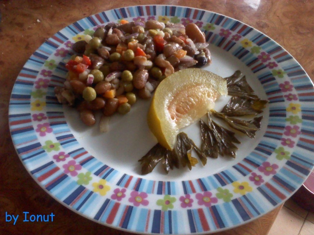 Salata de fasole boabe cu mazare