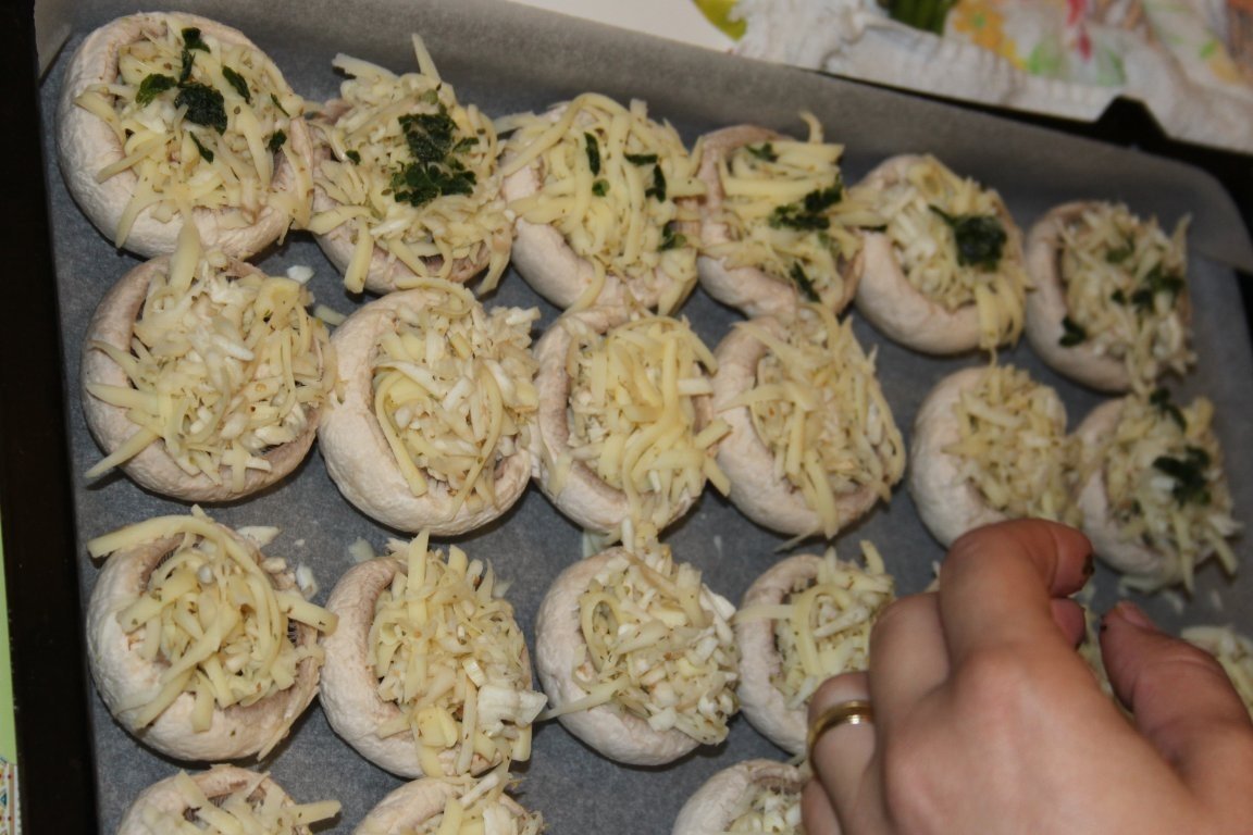 Ciuperci umplute la cuptor