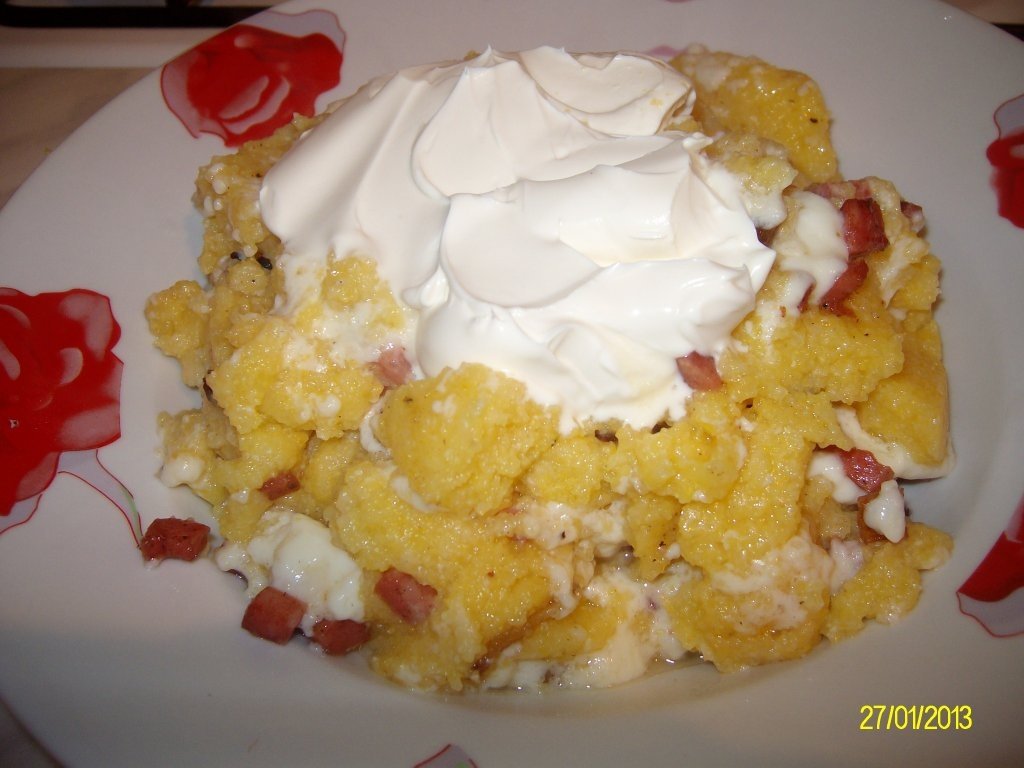 Mamaliga cu branza (Paturi)