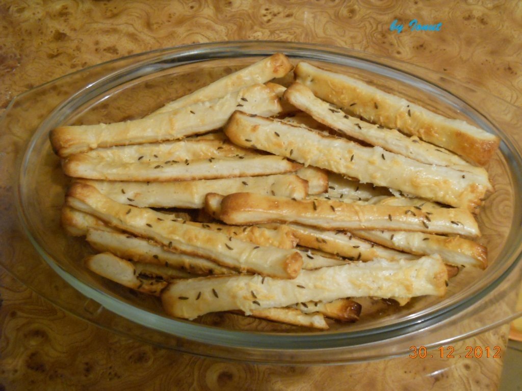 Saleuri cu chimen si cascaval