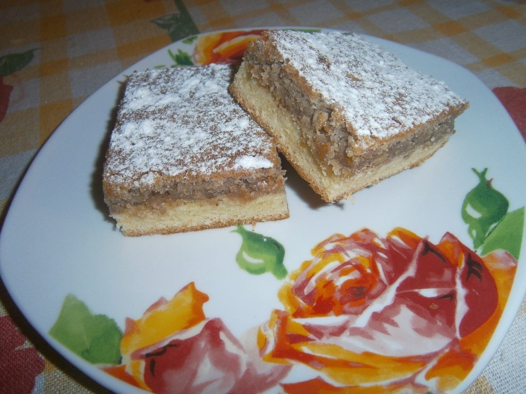 Prajitura cu nuca si dulceata - Prajitura Diminetii