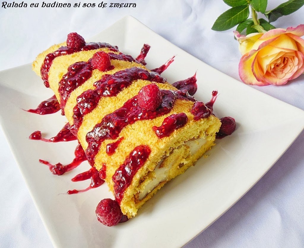 Rulada cu budinca si sos de zmeura