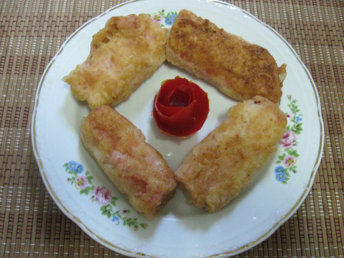 Rulouri de sunca pane umplute cu cascaval