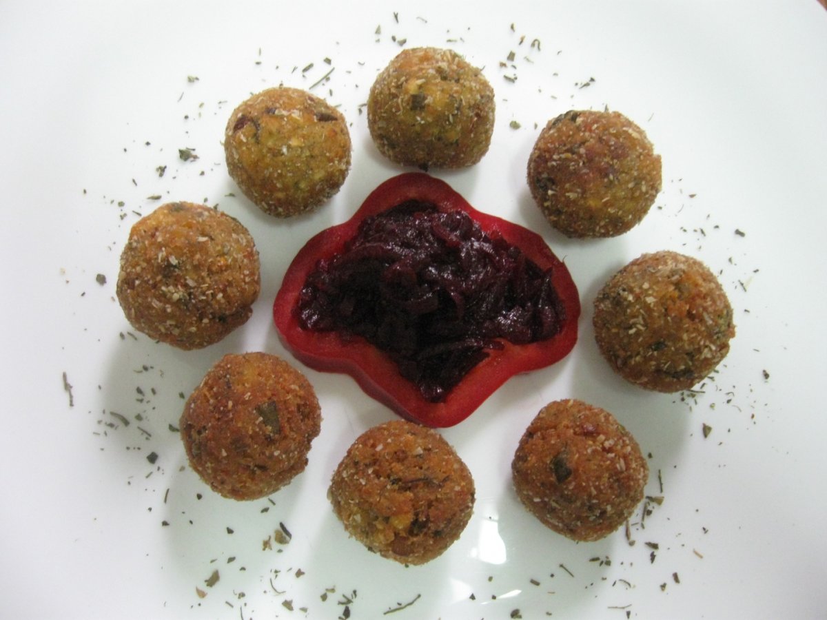 Chiftelute rapide din legume crude  - de post (reteta casei)