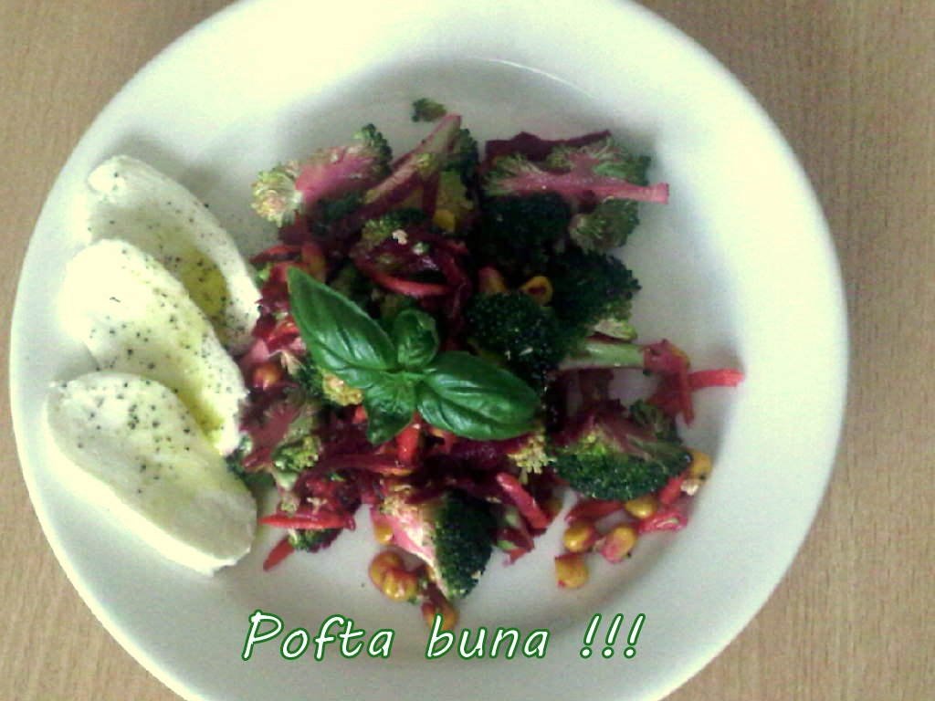 Salata de broccoli cu mozzarella