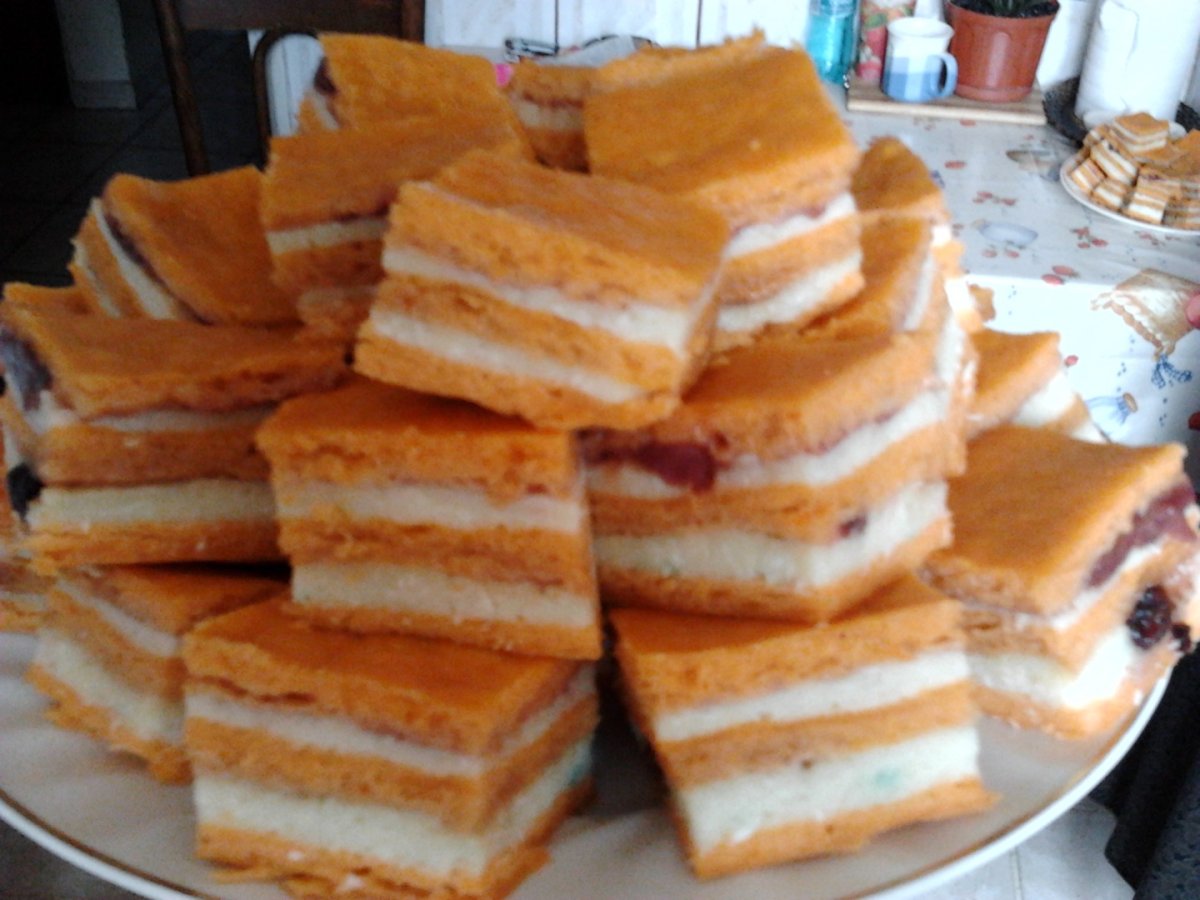 Prajitura cu suc de rosii