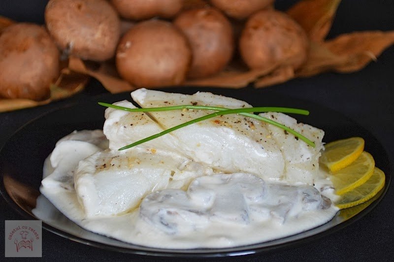 File de halibut in sos de ciuperci