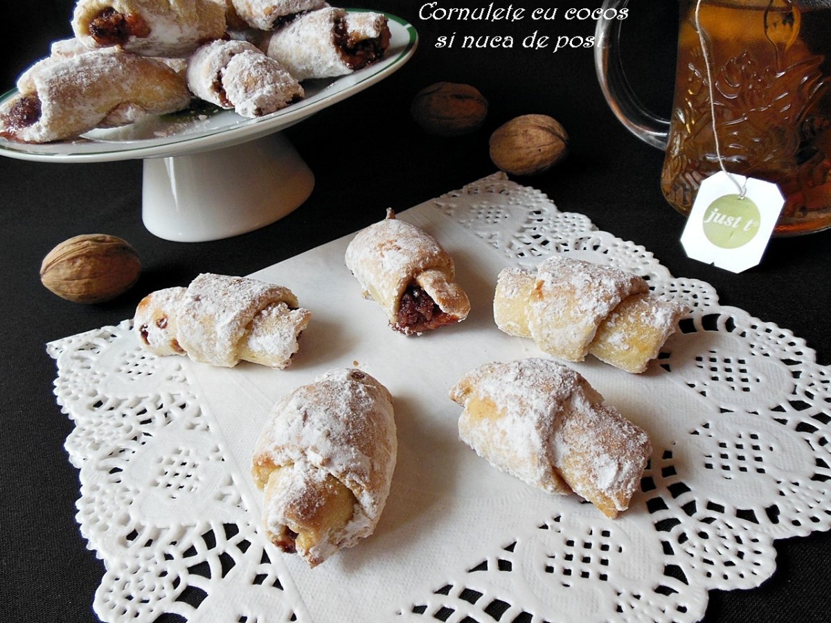Cornulete cu cocos si nuca de post