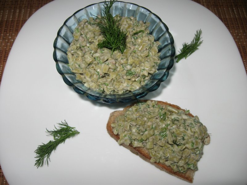 Salata de fasole verde cu usturoi, hrean si maioneza de post - Philips multicooker