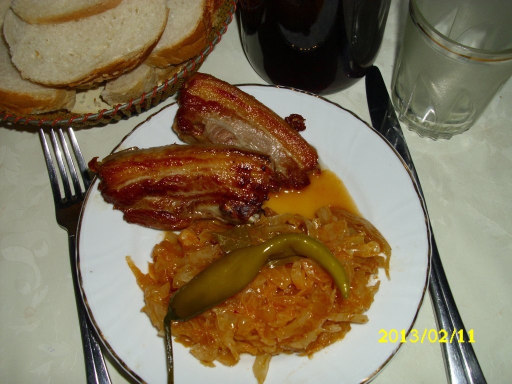 Varza murata cu sos de rosii