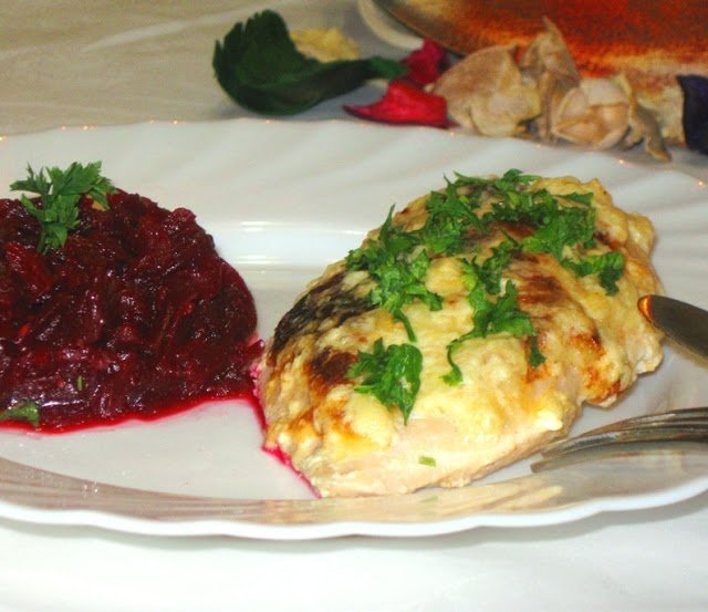 Piept de pui in crusta de cascaval si mascarpone